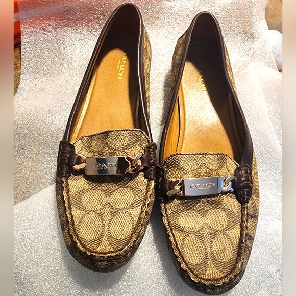COACH  FLAT SHOE SIZE 8.5B GOLD TONE BUCKLE OLIVE BROWN - Picture 1 of 10